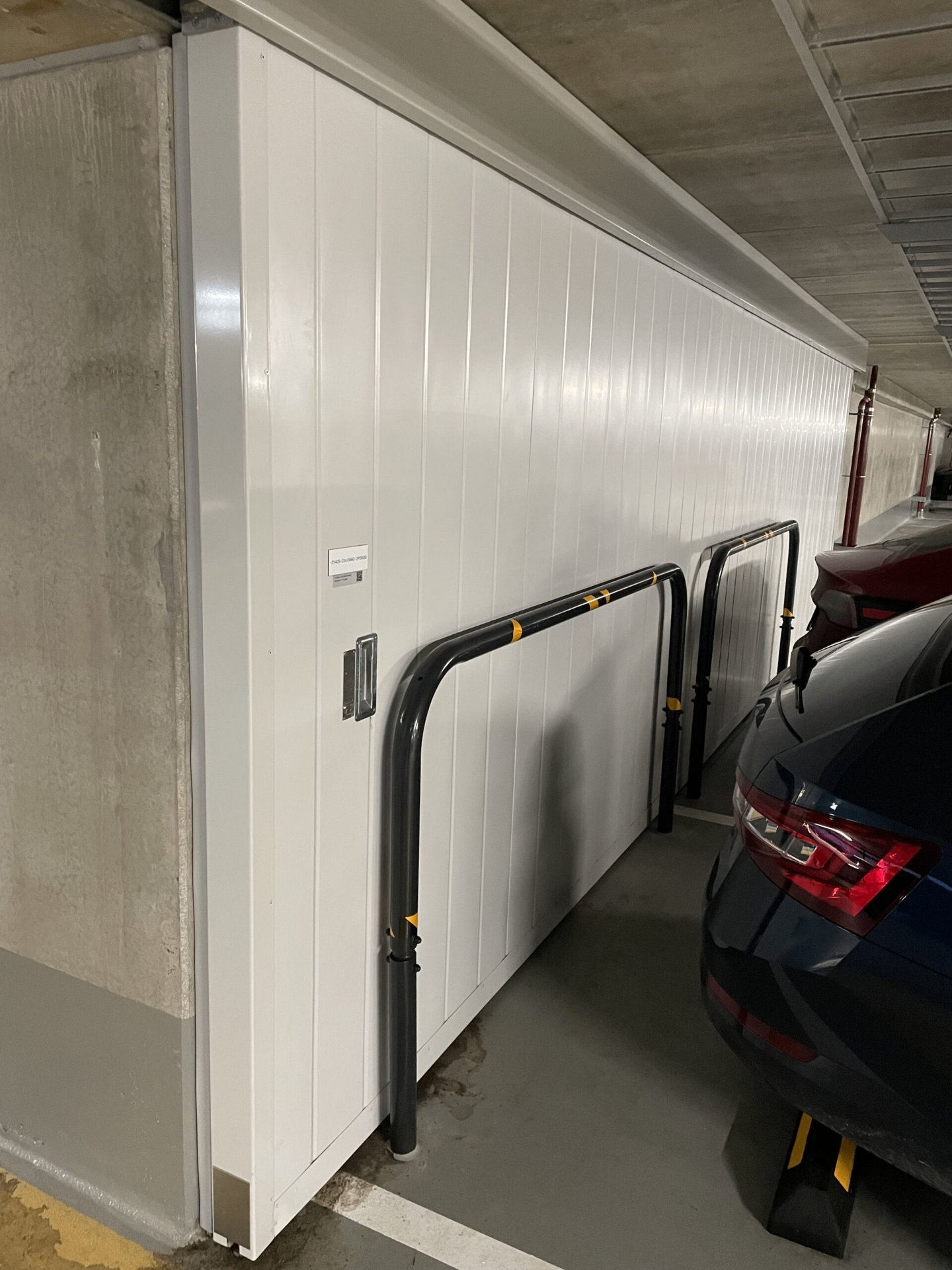 Kotai brandskjutport installerad i parkeringsgarage