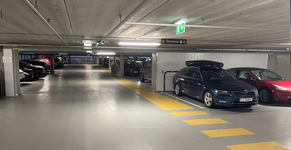 Brandskjutport i infarten till ett garage