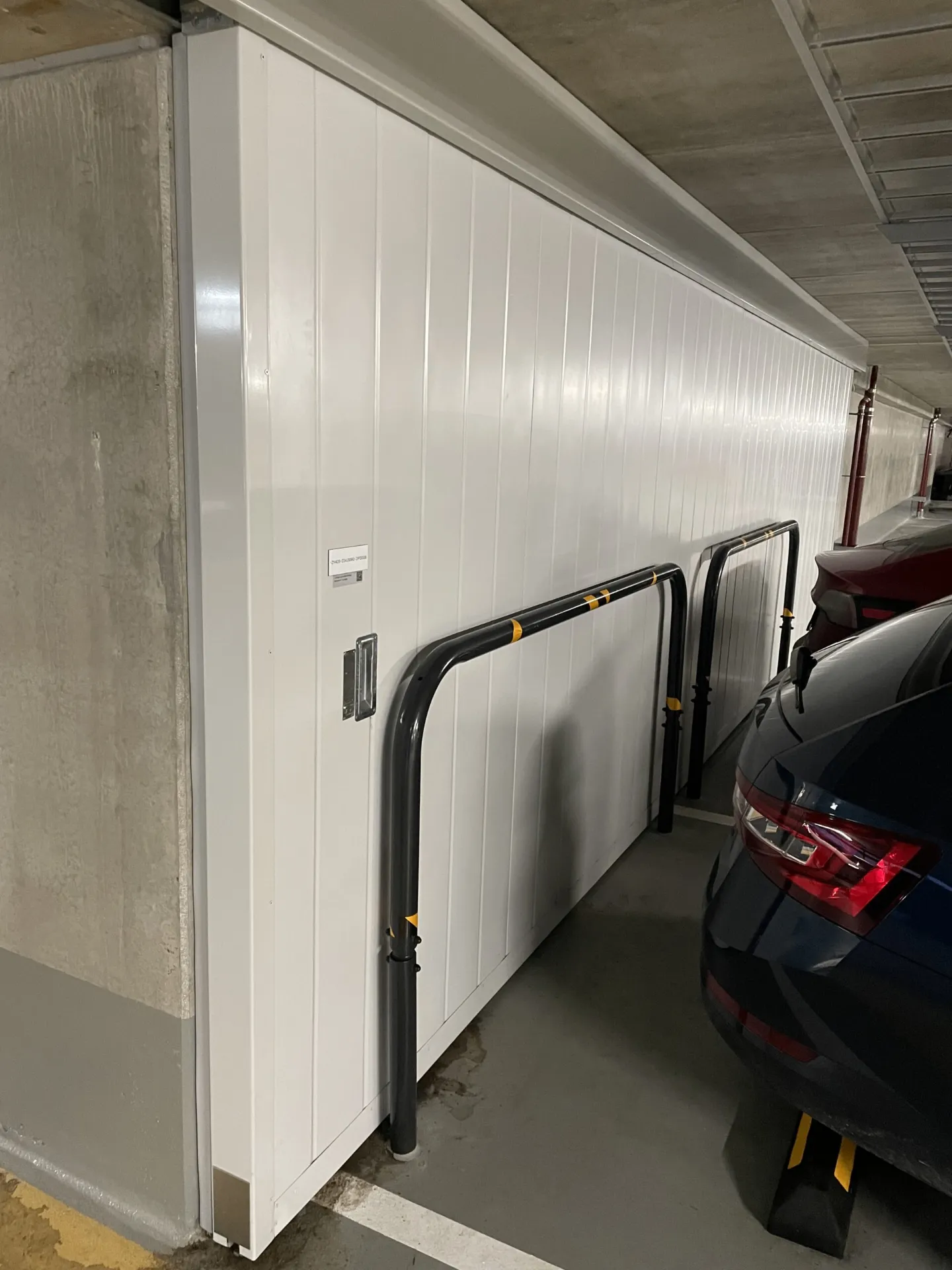 Kotai brandskjutport installerad i parkeringsgarage